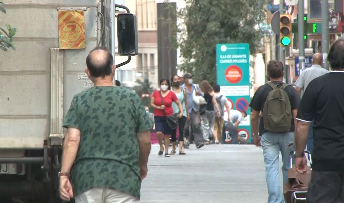 A busy Hospitalet de Llobregat street scene in July 2020 